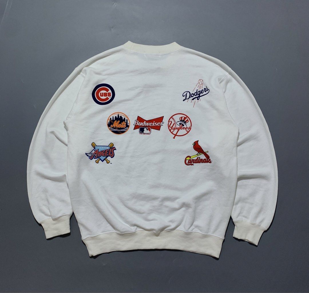 Vintage 90s MLB Budweiser Sweater DS Condition (Category: Coats, Jackets and Outerwear) located in Mabalacat. Submitted by thrift_trap (Listing ID 1461538280, Image 2). Description: Dimes: W22 x L27 (Size: Fit to L) Condition: Asnew Issue (s): Minimal stain only Color rate: 9.5/10 Complete tags🏷️ Color may vary due lighting‼️.