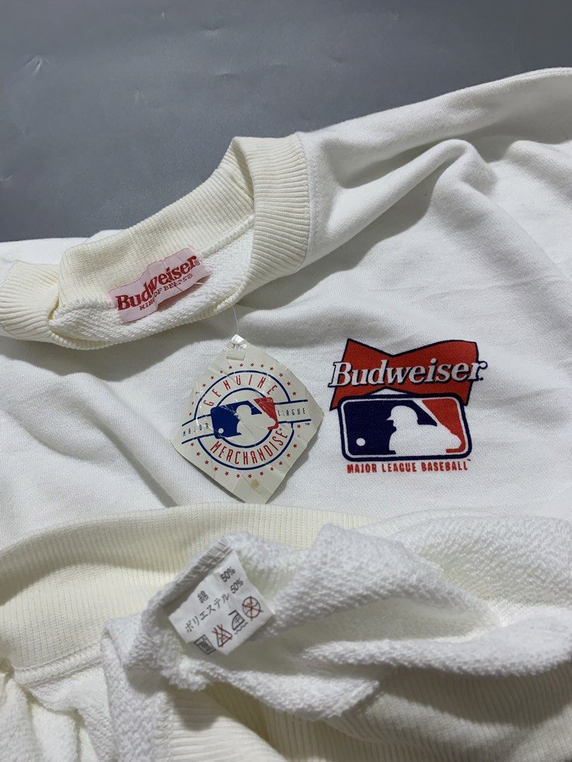 Vintage 90s MLB Budweiser Sweater DS Condition (Category: Coats, Jackets and Outerwear) located in Mabalacat. Submitted by thrift_trap (Listing ID 1461538280, Image 3). Description: Dimes: W22 x L27 (Size: Fit to L) Condition: Asnew Issue (s): Minimal stain only Color rate: 9.5/10 Complete tags🏷️ Color may vary due lighting‼️.