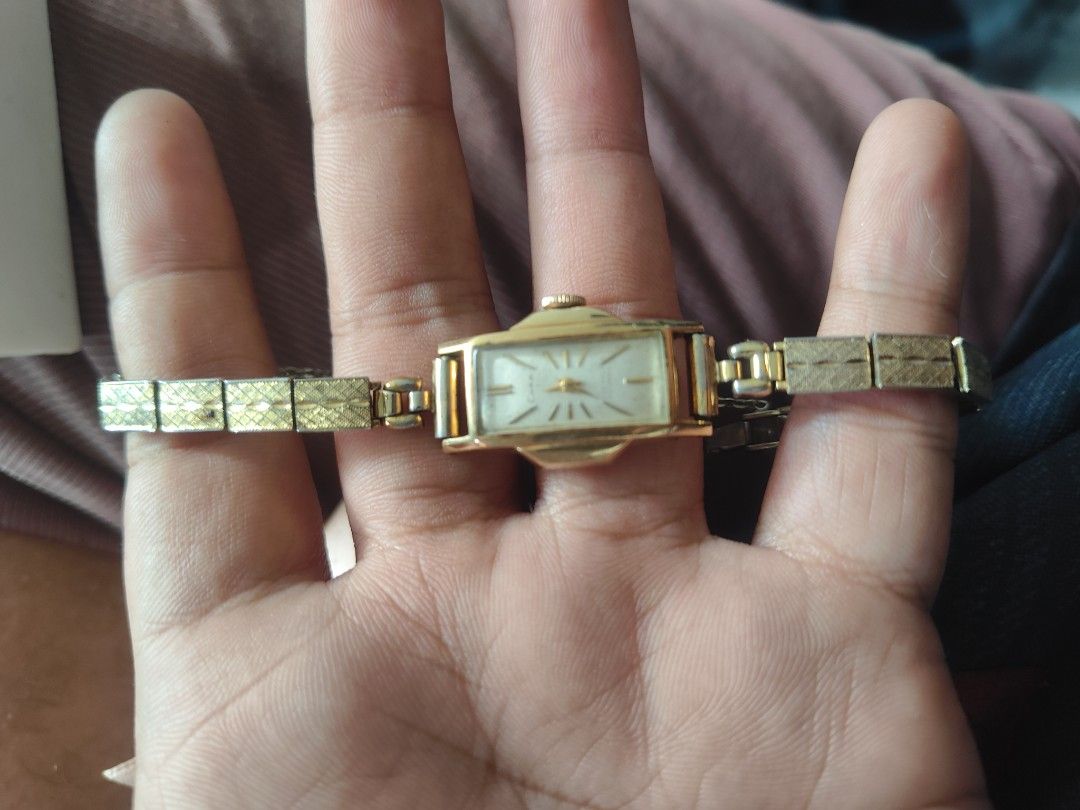 Vintage Ladies Watch (Category: Women's Watches) located in Lipa City. Submitted by preloves.ph (Listing ID 1461526234, Image 2). Description: As is condition need battery replacement luna is winding type Luna 14k gold filled Anne Clark Anne Clark AN-1021-09 Lipa City Batangas.