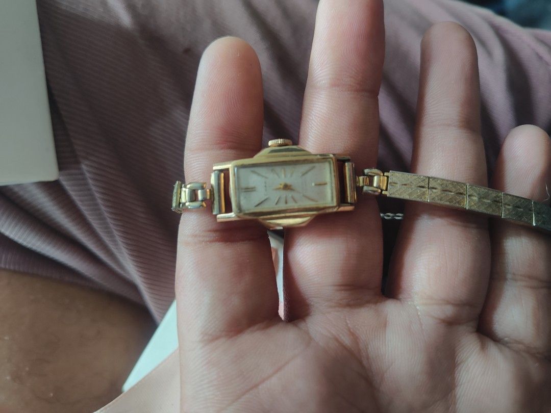 Vintage Ladies Watch (Category: Women's Watches) located in Lipa City. Submitted by preloves.ph (Listing ID 1461526234, Image 1). Description: As is condition need battery replacement luna is winding type Luna 14k gold filled Anne Clark Anne Clark AN-1021-09 Lipa City Batangas.