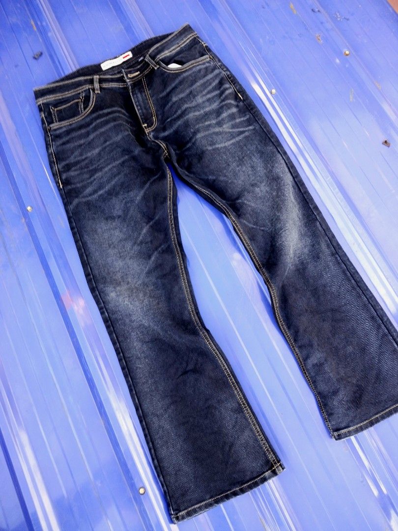 Vintage Levi's 517 Dark Washed Bootcut Jeans (Category: Jeans) located in Alaminos. Submitted by nangthrithriftlang (Listing ID 1461431937, Image 2). Description: W-36 L-40 1200 shipped.