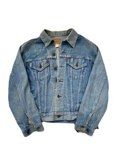 (Category: ) located in . Submitted by streetwear_byroundsociety (Listing ID 1461394514, Image 1). Description: .