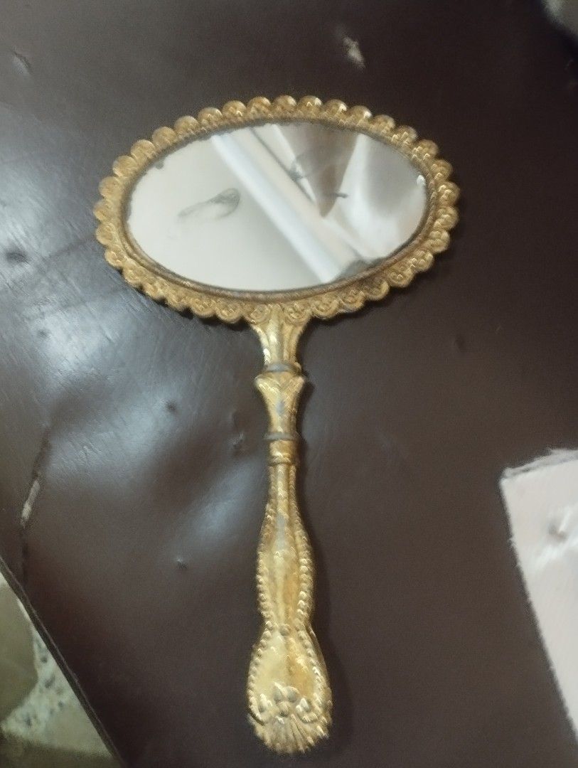 Vintage mirror 1960s era (Category: Mirrors) located in Mandaluyong City. Submitted by LEATHERFACE (Listing ID 1461343429, Image 1). Description: PRICE IS 700.