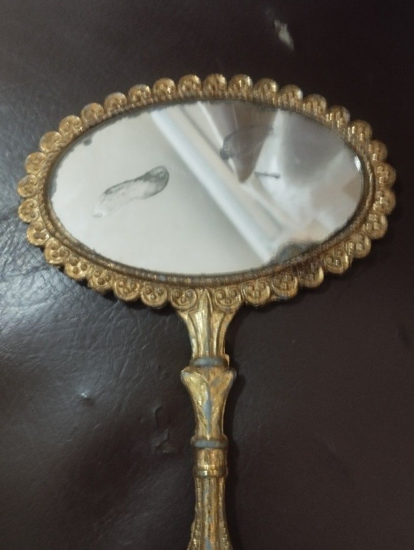 Vintage mirror 1960s era (Category: Mirrors) located in Mandaluyong City. Submitted by LEATHERFACE (Listing ID 1461343429, Image 2). Description: PRICE IS 700.