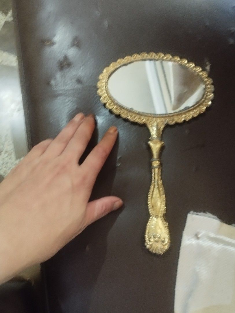 Vintage mirror 1960s era (Category: Mirrors) located in Mandaluyong City. Submitted by LEATHERFACE (Listing ID 1461343429, Image 3). Description: PRICE IS 700.