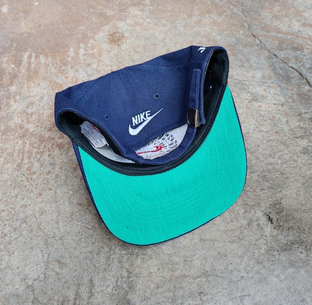 Vintage Nike (Category: Caps & Hats) located in Davao. Submitted by st333tcartel (Listing ID 1461557912, Image 2). Description: Issue:Slight stain at underbrim check last pics..