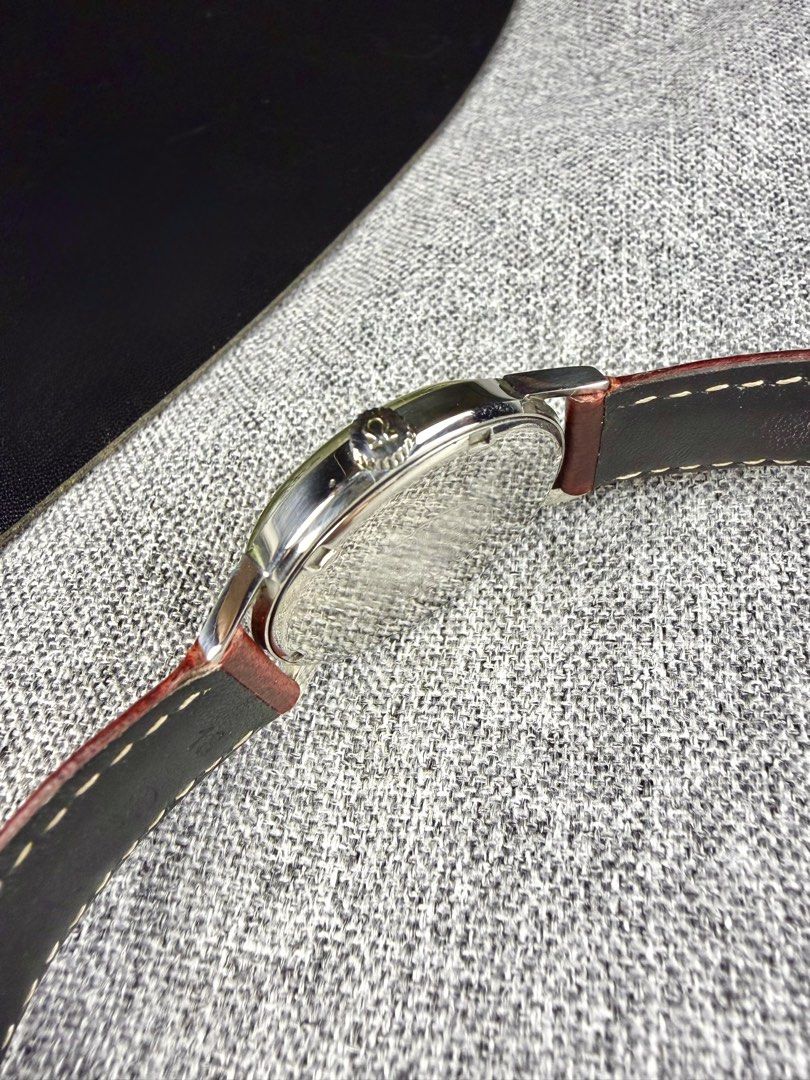 Vintage Omega Seamaster 600 (Category: Men's Watches) located in Bacoor. Submitted by offtheclock (Listing ID 1461450418, Image 3). Description: Vintage Omega Seamaster 600 Condition: Pre-owned Reference No: 135-011 Movement: Automatic Manual Winding (601) Power Reserve: 48 Hours Material: Stainless Steel Case Diameter: 34mm (Domed Acrylic Crystal) Dial: Silver Sunburst Finish Strap: Brandnew Aftermarket Burgundy Leather Strap Inclusion: Replacem