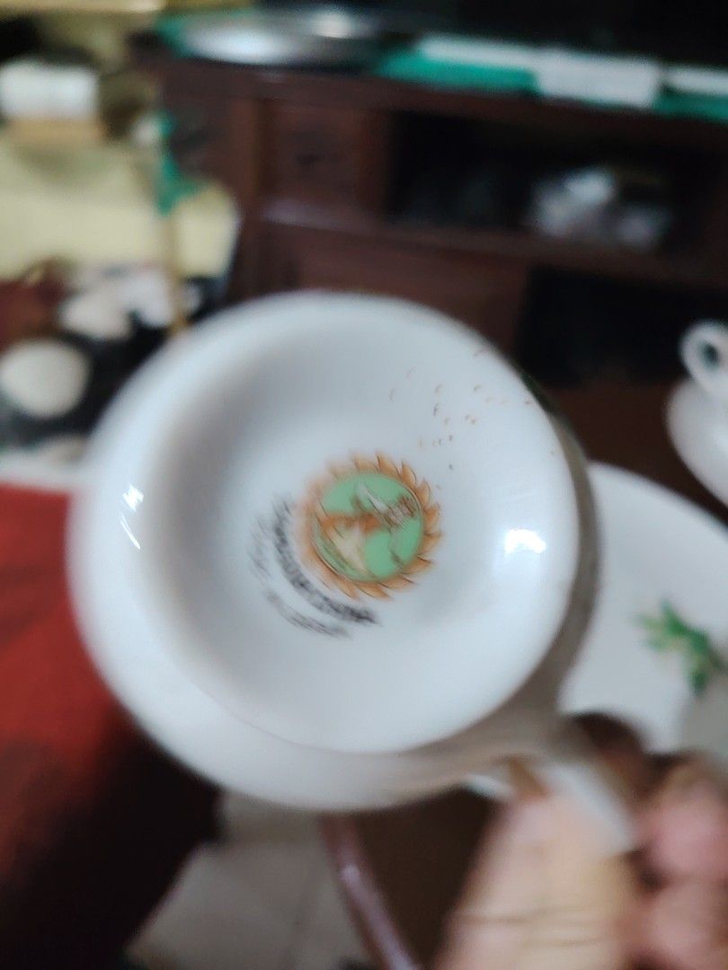 Vintage Tea Cup and Saucer Set (Category: Coffee & Tea Tableware) located in Luisiana. Submitted by sahayamay77 (Listing ID 1461324873, Image 3). Description: - Set of 4 vintage tea cups and saucers - Features delicate lily of the valley floral design - Elegant gold trim on cups and saucers - Ideal for tea parties, gatherings, or decorative display.