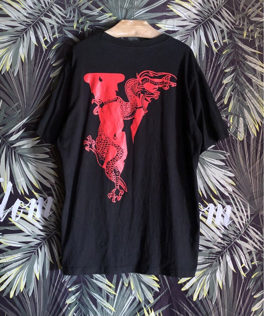 VLONE x CLOT DRAGON (Category: Tshirts & Polo Shirts ) located in Bacolod City. Submitted by goodthrifts6121 (Listing ID 1461383103, Image 3). Description: VLONE x CLOT DRAGON shirts Excellent condi 9/10 colorrate Issue cut necktag 21x29L .