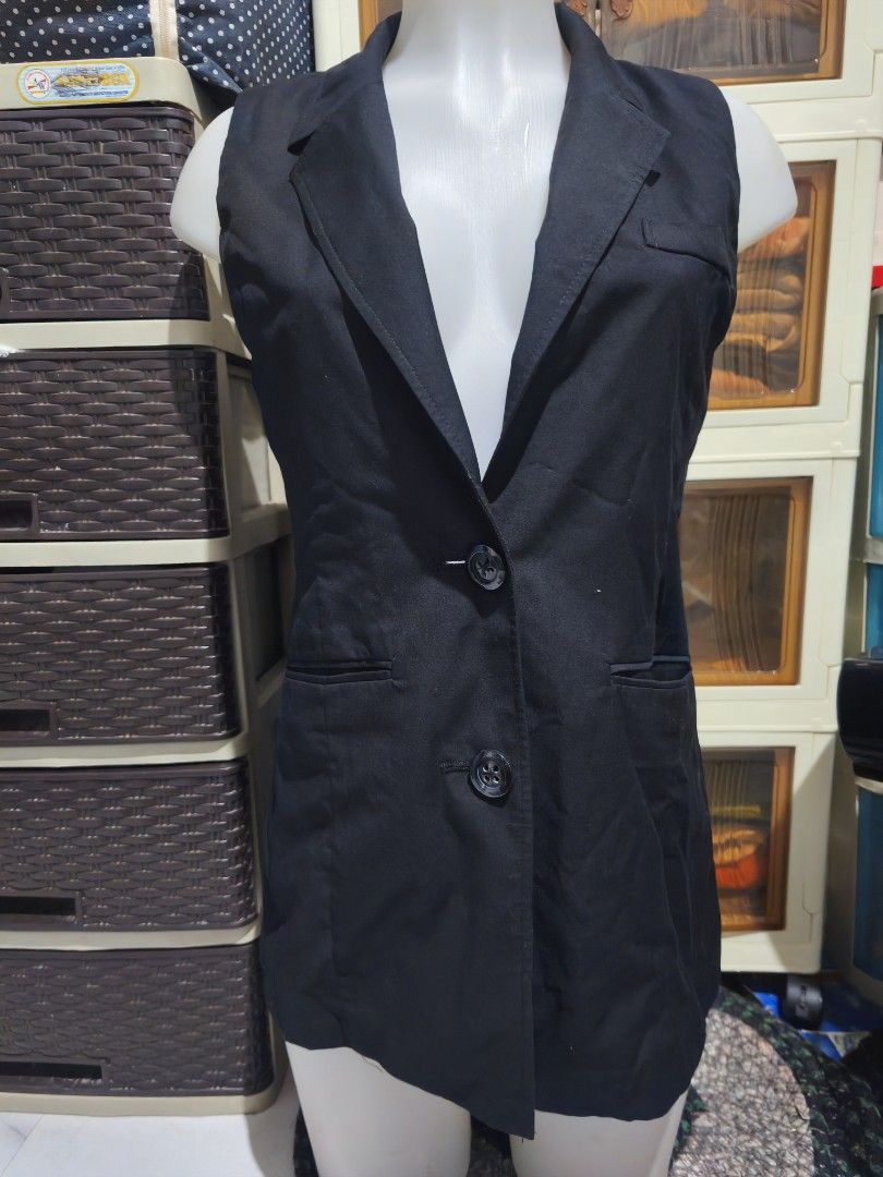Von dutch vest (Category: Coats, Jackets and Outerwear) located in Las Pinas. Submitted by yel_olshoppe (Listing ID 1461539117, Image 1). Description: von dutch vguc large on tag.