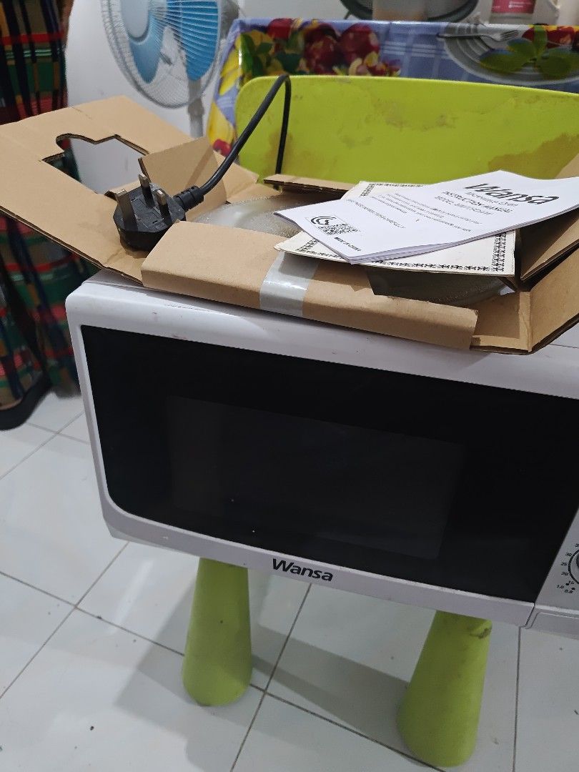 Wansa Microwave Oven (Category: Ovens & Toasters) located in Pasig City. Submitted by edison_cruz (Listing ID 1461479770, Image 2). Description: Brandnew never use Wansa microwave 3500 Pasig area.