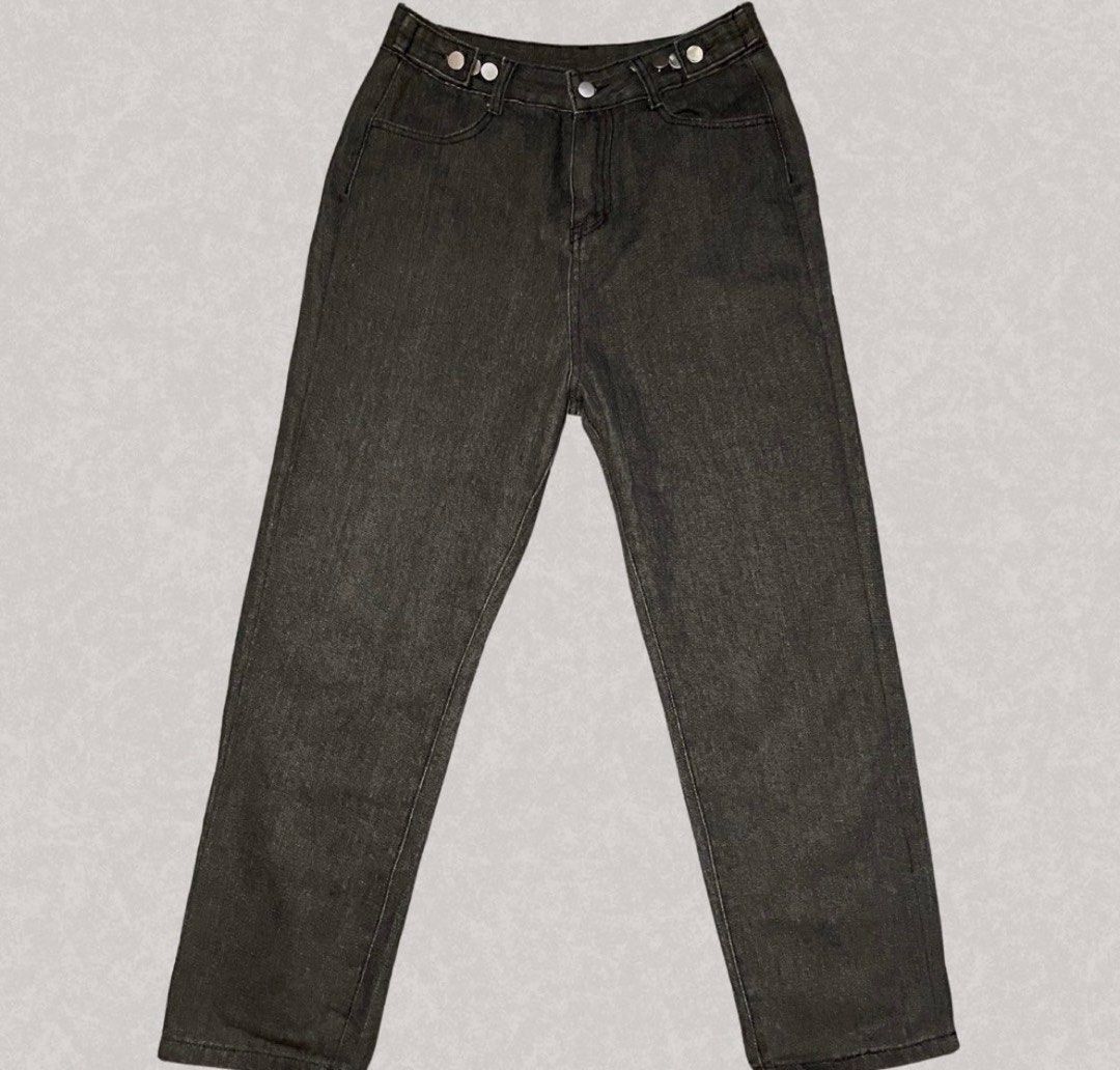 Washed Acid Gray Jeans (Category: Jeans) located in Bulacan. Submitted by aug.o_c (Listing ID 1461389865, Image 1). Description: | Waistline - 30 | Length - 40 inches | Leghole - 9 inches - no issues worn once, best quality!.