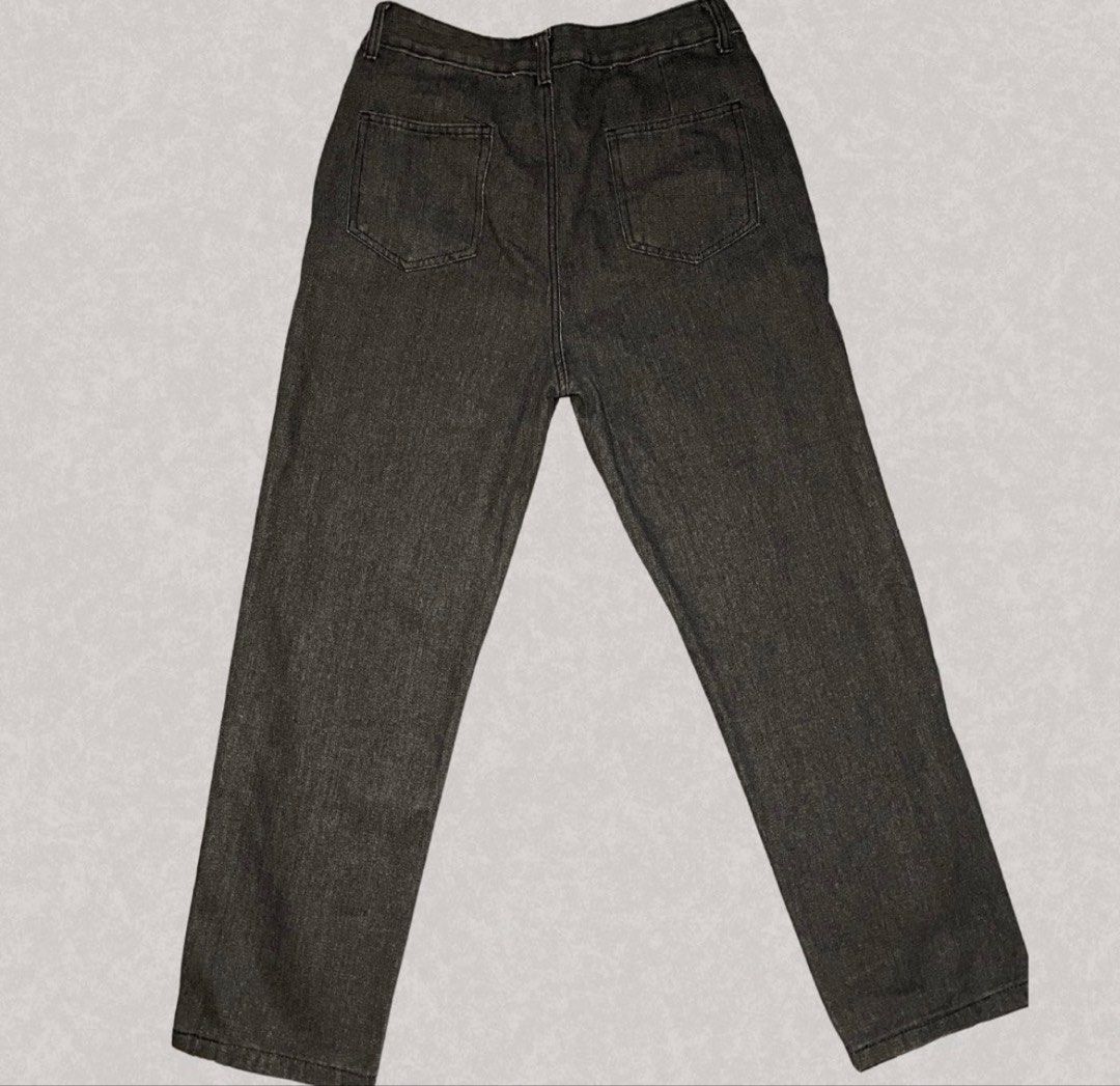 Washed Acid Gray Jeans (Category: Jeans) located in Bulacan. Submitted by aug.o_c (Listing ID 1461389865, Image 2). Description: | Waistline - 30 | Length - 40 inches | Leghole - 9 inches - no issues worn once, best quality!.