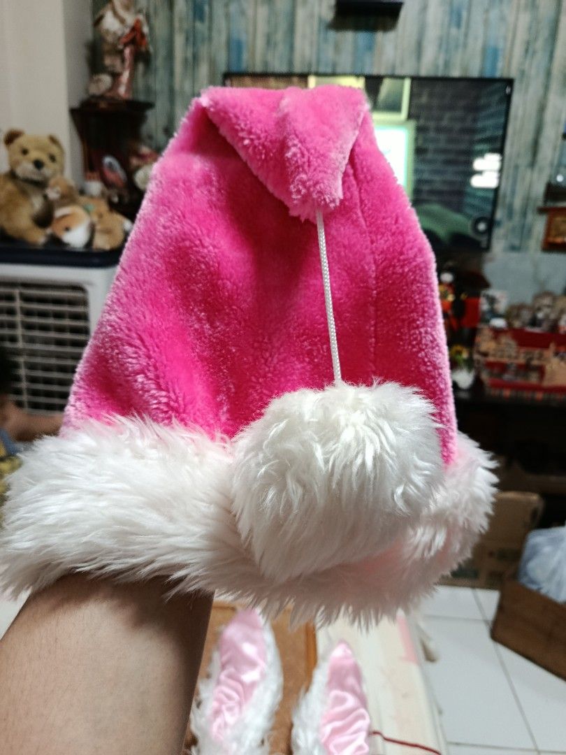 White pink Christmas hat and bunny bundle FREE SIZE (Category: Hats & Beanies) located in Quezon City. Submitted by kristal68 (Listing ID 1461431688, Image 2). Description: .