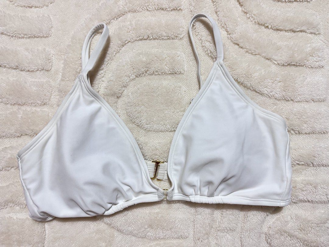 White Swimsuit/Bikini (Category: Bikinis & Swimsuits) located in Santa Maria. Submitted by asdfghzl (Listing ID 1461516221, Image 2). Description: Never been used/worn M ₱150 White .