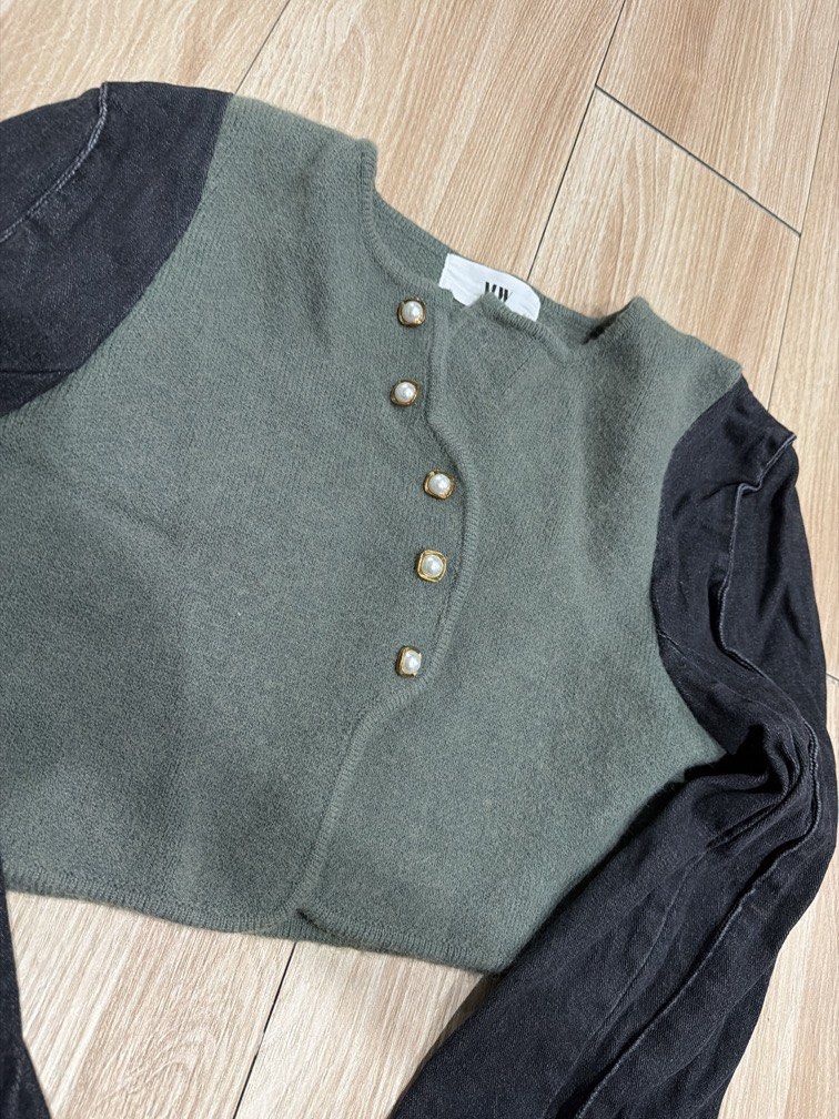 Winter jacket (Category: Coats, Jackets and Outerwear) located in Kota Kinabalu. Submitted by sheenacollection (Listing ID 1461441982, Image 2). Description: Wool w jeans sleeve.