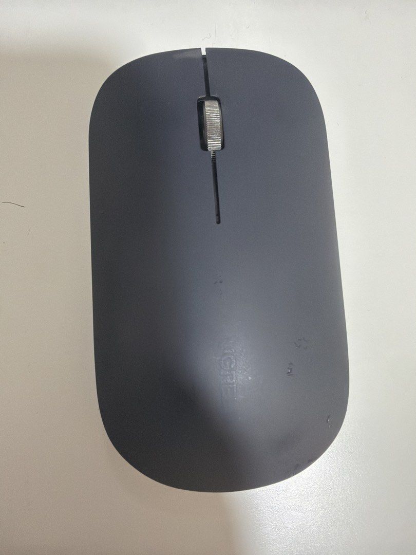 Wireless Optical Mouse (Category: Mouse & Mousepads) located in Manila. Submitted by heyannie0415 (Listing ID 1461560387, Image 2). Description: - Black wireless mouse - Works perfectly, tested and ready! - Uses one (1) AA battery (not included) - USB receiver included - Smooth-functioning scroll wheel - Ideal for everyday computer use.