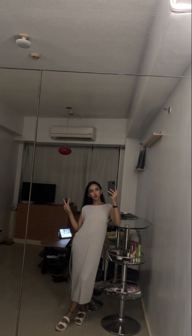 With tali sa waist (Category: Dresses) located in Manila. Submitted by dianavictoriano (Listing ID 1461550701, Image 1). Description: .