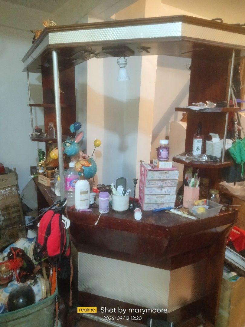 Wooden home bar counter (Category: Other Home Decor) located in Manila. Submitted by moranolito25893 (Listing ID 1461324744, Image 1). Description: minor issue lang.