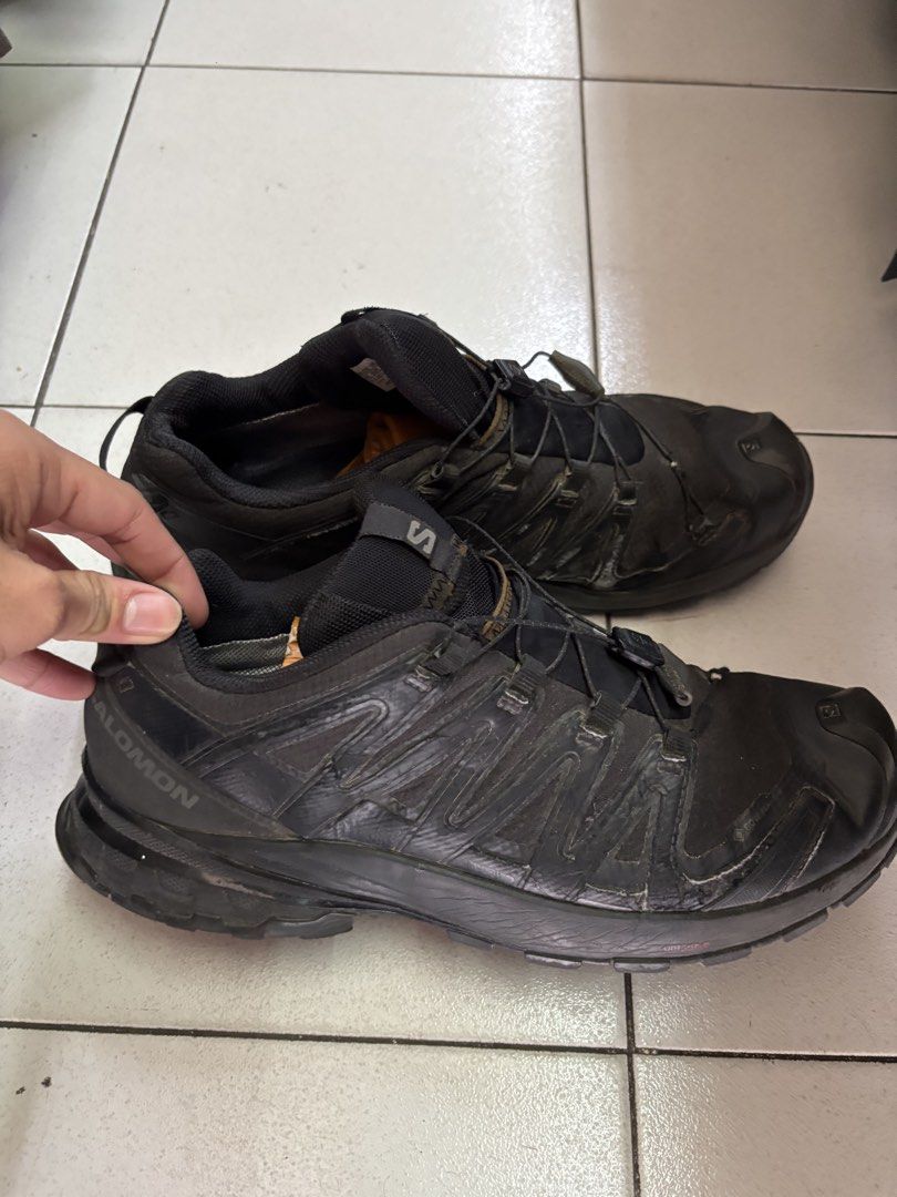 XA PRO 3D GORE-TEX (Category: Sneakers) located in Pasig City. Submitted by bootsoftravel_ph (Listing ID 1461561795, Image 1). Description: XA PRO 3D GORE-TEX used - Good FOR SALE Pair only FREE shipping!!! Issue: drags , replaced insoles Price ₱2,500 size: EU 45.5 / UK 10.5 / US 11 Guaranteed 100% Legit 💯 We ship nationwide 🚚.