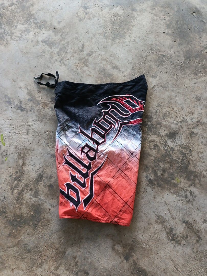 Y2k Billabong (Category: Swim Trunks & Board Shorts) located in Narra. Submitted by davidddyyy (Listing ID 1461350366, Image 2). Description: Size 34 lightly used fresh from bale need wash 1500 free shipping.