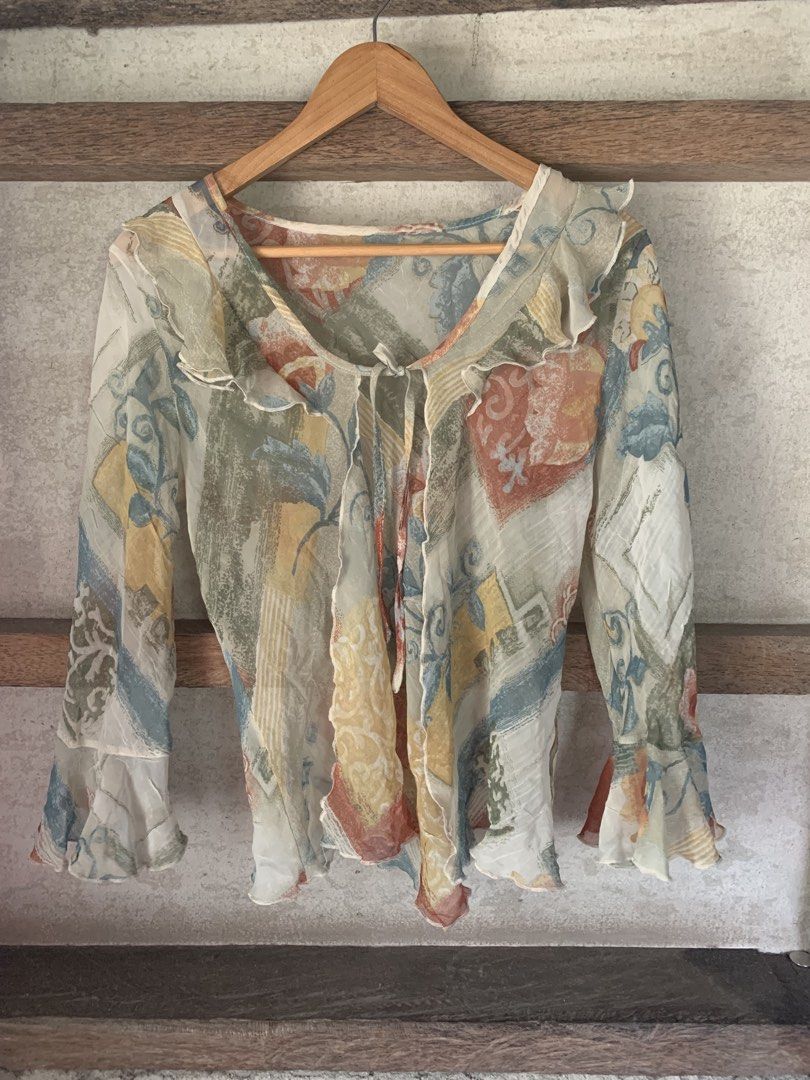 Y2k FLOWERS DESIGN TOPS (Category: Longsleeves) located in Cebu City. Submitted by team13ios (Listing ID 1461500194, Image 2). Description: No tags No issue Cut tags Good Condition.