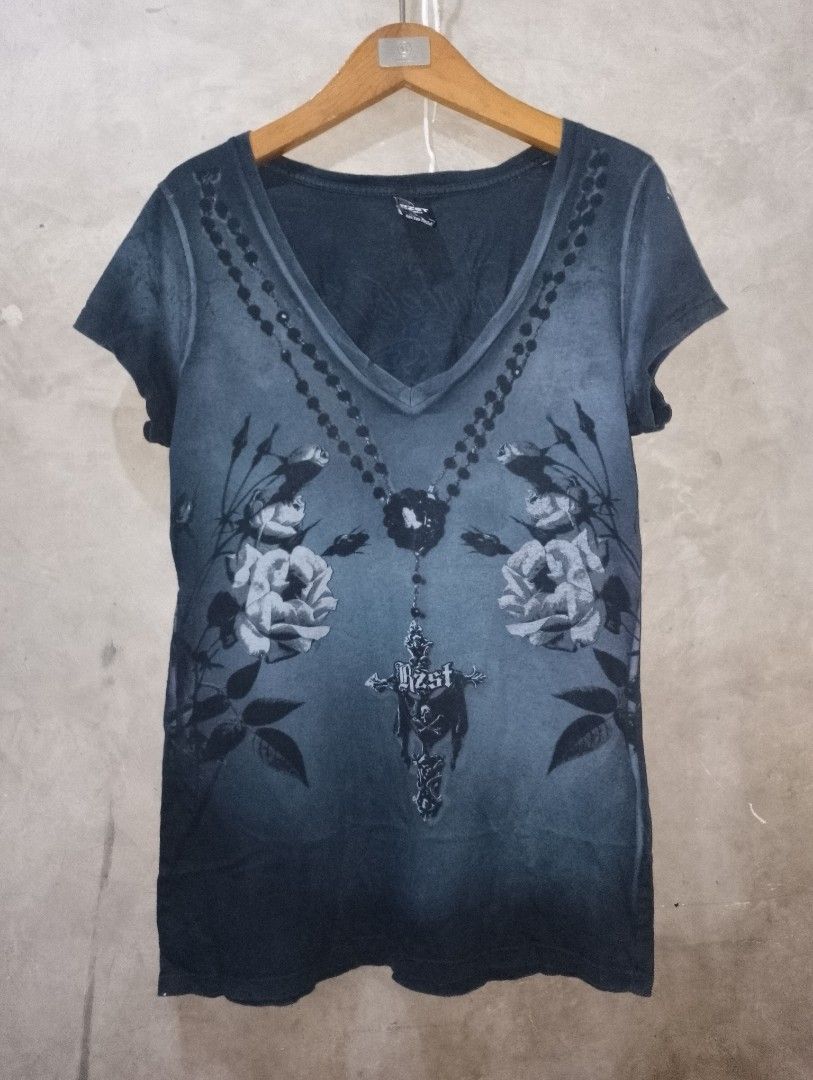 Y2k Rest Gothic Tshirt (Category: Shirts) located in Carmen. Submitted by fukqueazz (Listing ID 1461542539, Image 1). Description: Size M Good Condition No Issues Complete Tags 📍Cebu JnT Express Mop:Gcash.