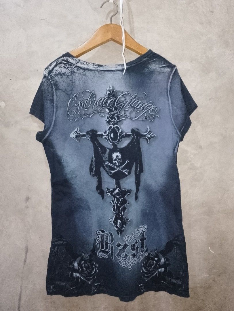 Y2k Rest Gothic Tshirt (Category: Shirts) located in Carmen. Submitted by fukqueazz (Listing ID 1461542539, Image 2). Description: Size M Good Condition No Issues Complete Tags 📍Cebu JnT Express Mop:Gcash.
