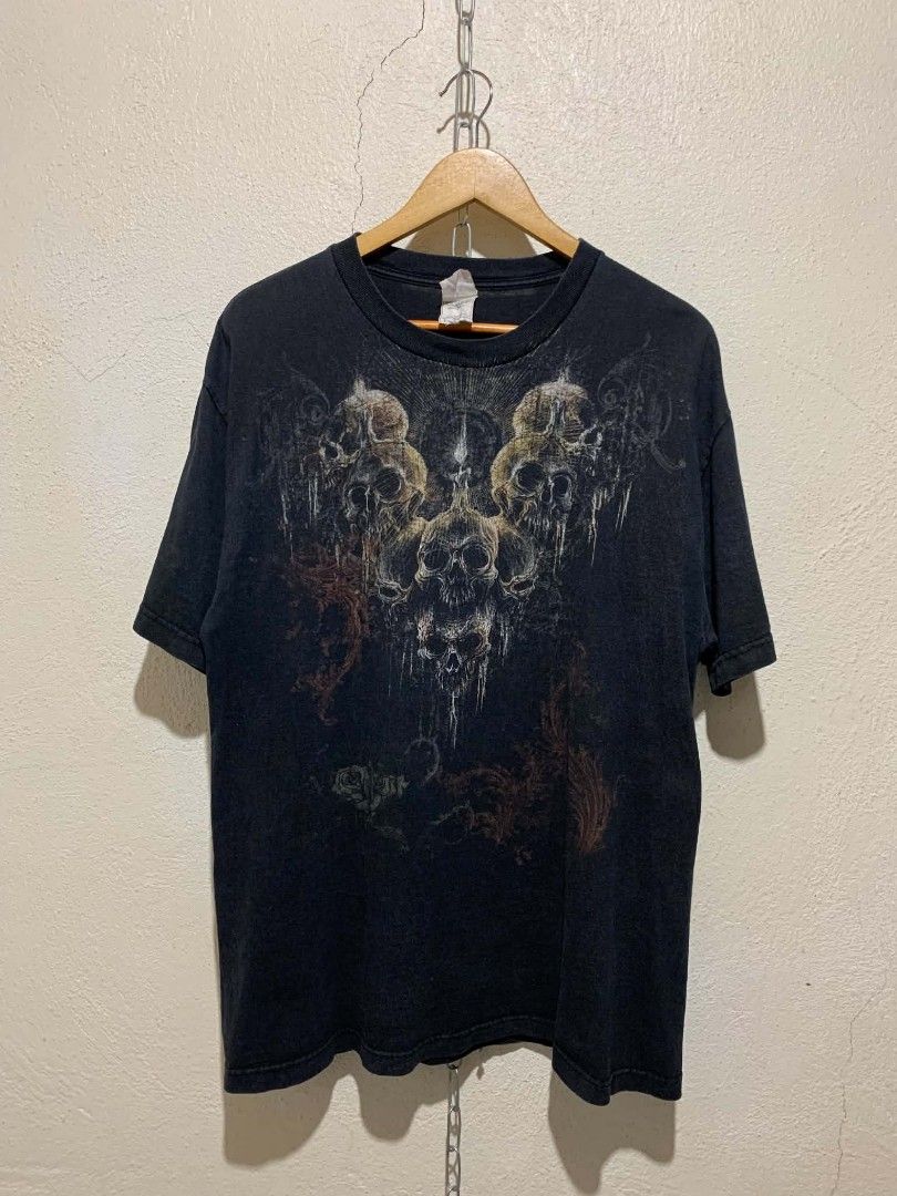 Y2K skull (Category: Tshirts & Polo Shirts ) located in Naga. Submitted by dodonggg (Listing ID 1461530075, Image 1). Description: Details: ▫️Exellent condition ▫️C.R - 8/10 ▫️Width - 20 ▫️Length - 29 ▫️Best fit - Medium ▫️Issue/s - 1 Pin hole 📍Location: Cebu City of Naga 🚛MOD: J&T/Meet up 💵MOP: Gcash Only.