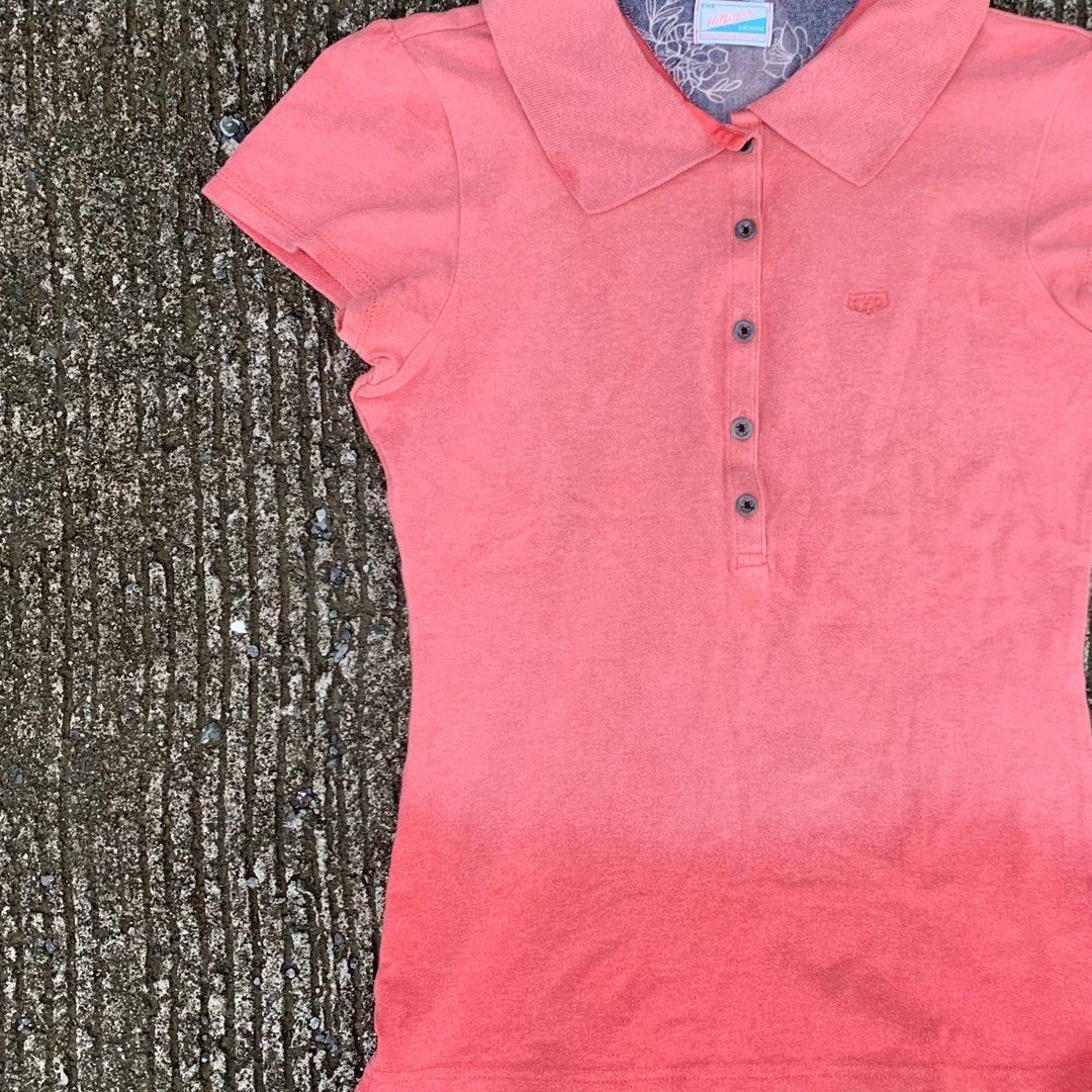 Y2k Tommy Women polo (Category: Shirts) located in Manila. Submitted by _thrift.clothes._ (Listing ID 1461344428, Image 3). Description: Size:Medium W:15 L:22.