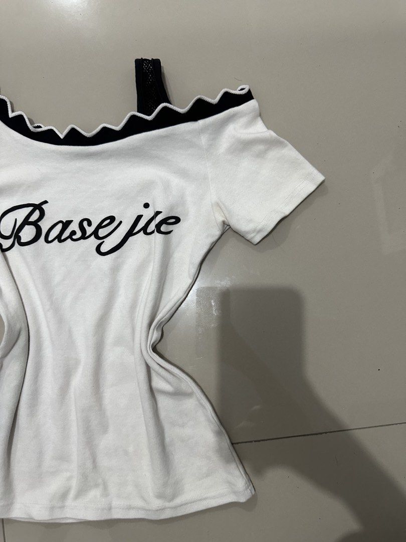 Y2k top (Category: Blouses) located in Bulacan. Submitted by styl4r (Listing ID 1461507280, Image 2). Description: .
