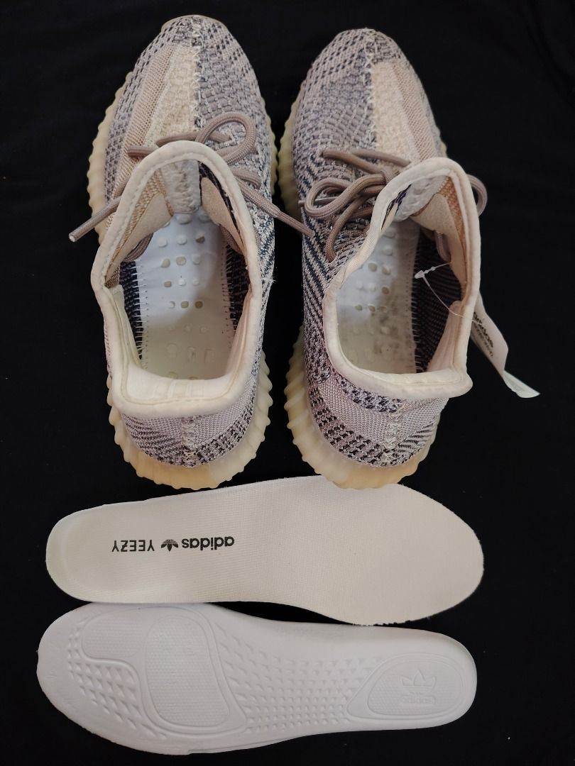 Yezzy ash pearl Bnew without box below srp (Category: Sneakers) located in Manila. Submitted by aaron.soweird (Listing ID 1461327547, Image 2). Description: .