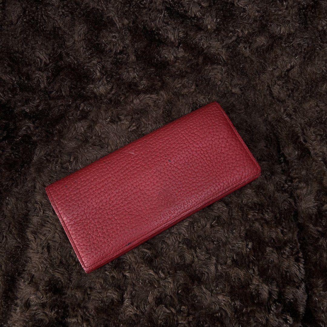 Yurie Nitani Red Long Wallet (Category: Wallets & Card holders) located in Naga. Submitted by helloitsk20594 (Listing ID 1461379133, Image 1). Description: 𝙂𝙀𝙉𝙐𝙄𝙉𝙀 𝙊𝙎𝙏𝙍𝙄𝘾𝙃 𝙎𝙆𝙄𝙉 𝙎𝙇𝙄𝙉𝙂 𝘽𝘼𝙂 🏷️ 𝙈𝙄𝙉𝙀: ₱450 𝑪𝒐𝒏𝒅𝒊𝒕𝒊𝒐𝒏: 9/10 condition 𝙄𝙨𝙨𝙪𝙚/𝙨: minimal leather transfer 𝘿𝙞𝙢𝙚𝙣𝙨𝙞𝙤𝙣𝙨: 4 x 8 inches ————𝗠𝗨𝗦𝗧 𝗥𝗘𝗔𝗗!———— 📌𝙋𝙡𝙚𝙖𝙨𝙚 𝙧𝙚𝙡𝙮 𝙤𝙣 𝙩𝙖𝙜𝙨 𝙤𝙧 𝙙𝙤 𝙮𝙤𝙪 𝙤𝙬𝙣 𝙧𝙚𝙨𝙚𝙖𝙧𝙘𝙝 📌