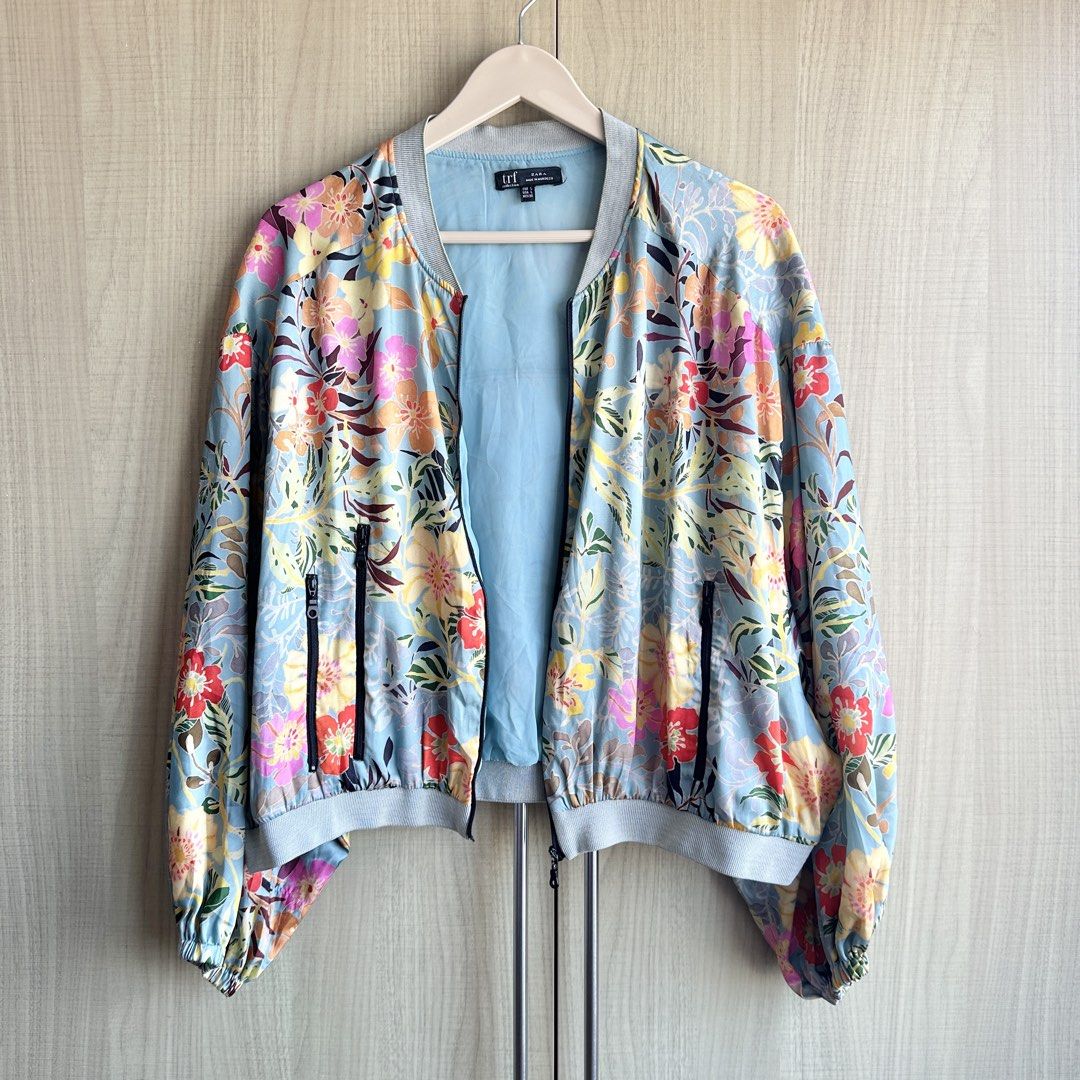 ZARA - Floral Satin Jacket (Category: Coats, Jackets and Outerwear) located in Makati City. Submitted by alilbitofeverything.ph (Listing ID 1461372984, Image 2). Description: 📍Makati Brand: Zara Size on tag: large No flaws.