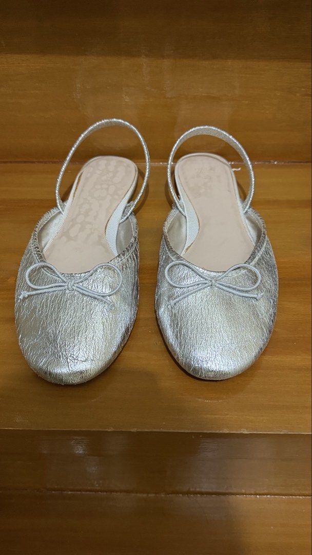 Zara and Stradivarius Ballet Flats (take all) (Category: Flats & Sandals) located in Manila. Submitted by hola.koala (Listing ID 1461554543, Image 2). Description: - Three pairs of stylish flats, all size 36 Black, Gold, and Silver Take all.