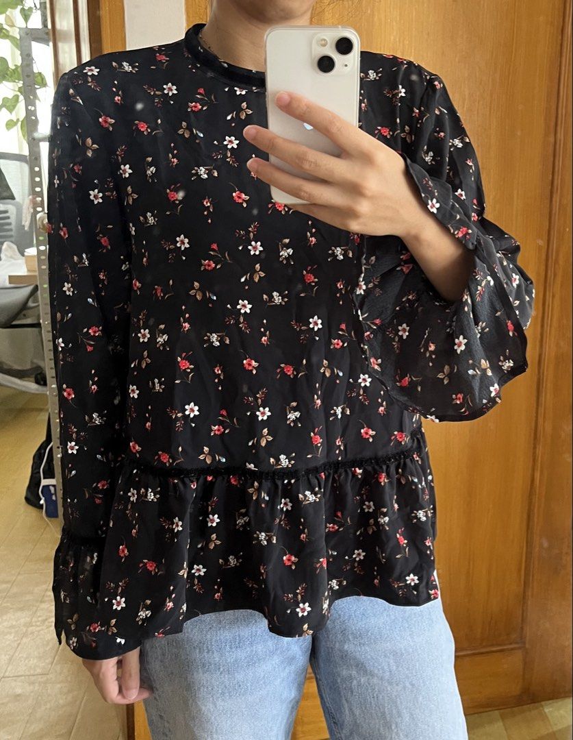 Zara Basic Black Floral Peplum Blouse (Category: Blouses) located in Dasmarinas. Submitted by aurapadilla00 (Listing ID 1461507889, Image 1). Description: - Black peplum blouse - Cute all-over floral print - Long bell sleeves with ruffled cuffs - High neckline with subtle trim - Versatile: pairs well with jeans or skirts - Made in Turkey.