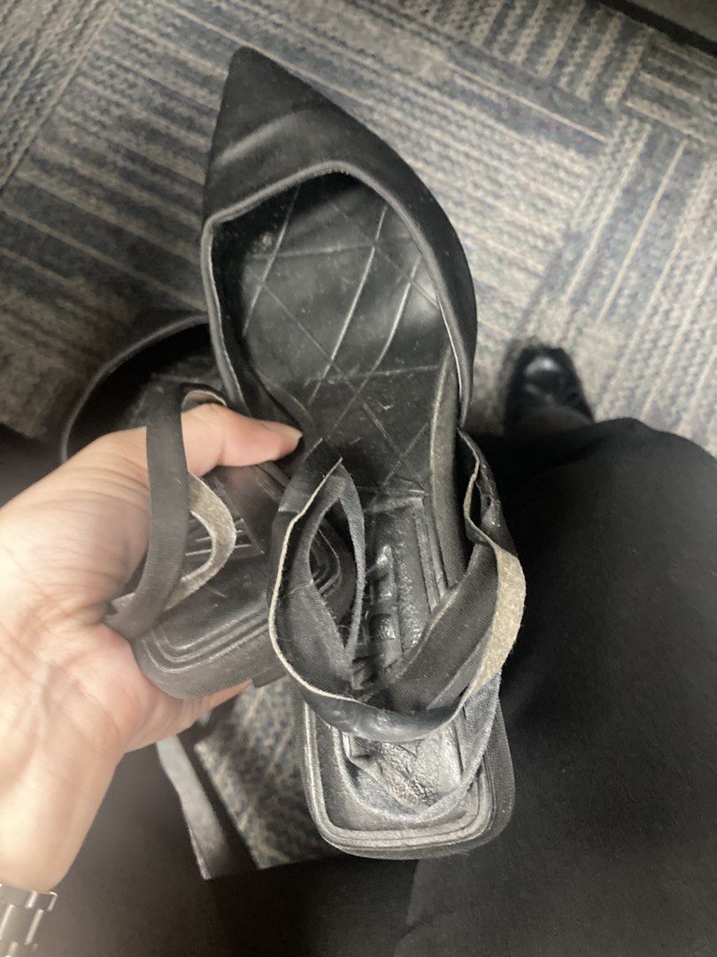 Zara Black Pointed Toe Slingback Heels Size 35 (Category: Heels) located in Pasay City. Submitted by daisuki.x0x0 (Listing ID 1461560656, Image 2). Description: - Zara black pointed toe slingback heels - Fabric upper with ribbon detail on strap - Moderate heel height - Versatile for work or casual occasions - Selling as no longer needed.