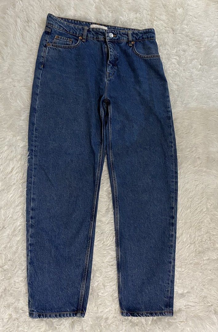 Zara boyfriend jeans (Category: Jeans) located in Quezon City. Submitted by swift_kenjie (Listing ID 1461481774, Image 2). Description: Waist 31-32 L-39.5.