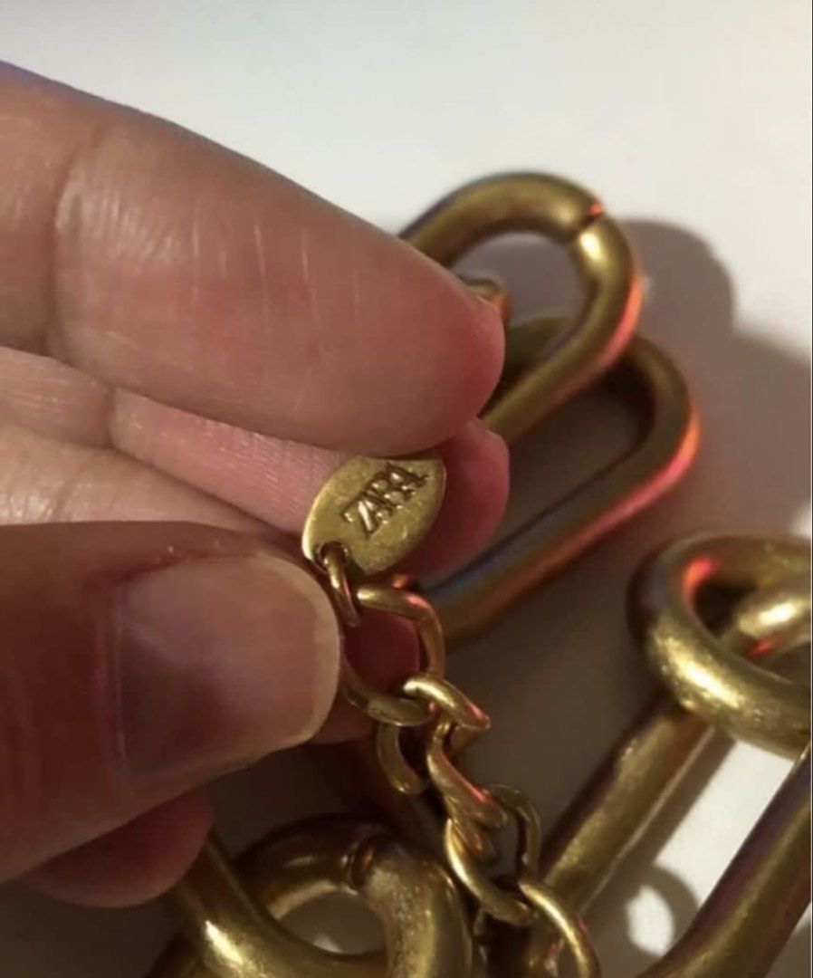Zara Chunky chain gold chain necklace (Category: Other Accessories) located in Paranaque City. Submitted by famsale2016 (Listing ID 1461345834, Image 3). Description: Elegant Zara chunky chain gold necklace. Very nice in actual. .