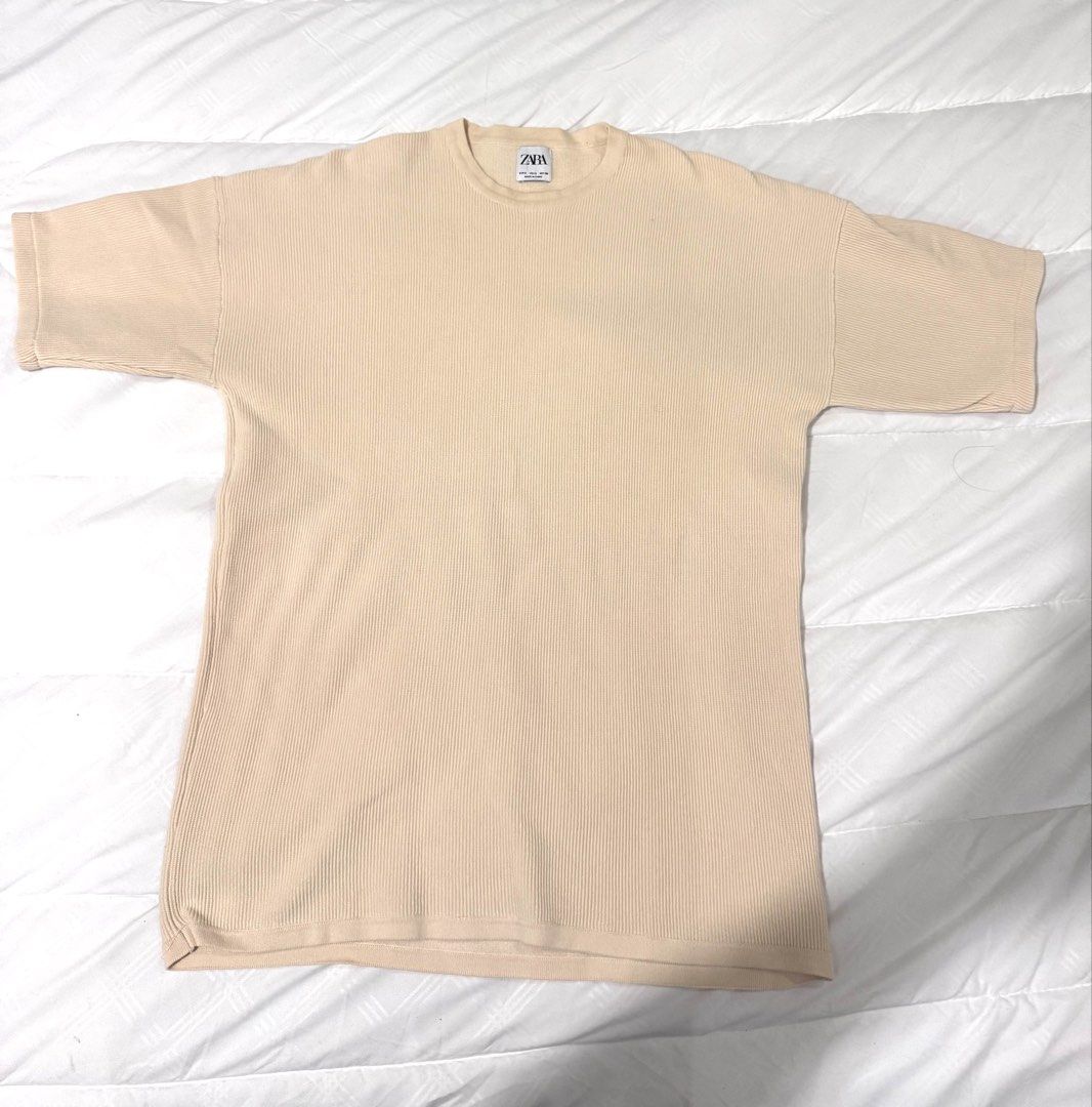 Zara Cream Ribbed tshirt (Category: Tshirts & Polo Shirts ) located in Manila. Submitted by eronmalone (Listing ID 1461373982, Image 1). Description: Only worn 2-3 times Condi: 9/10 Rfs: just not my size.