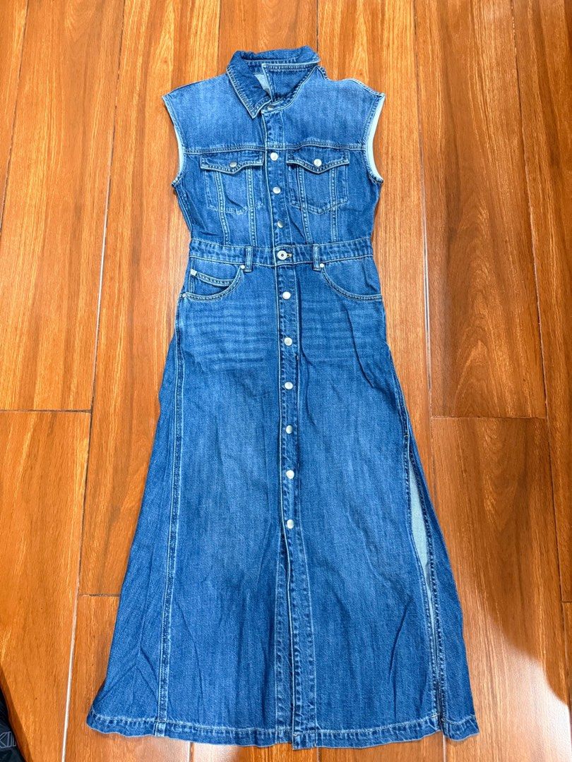 ZARA DENIM DRESS (Category: Dresses) located in Manila. Submitted by vctr15 (Listing ID 1461519915, Image 1). Description: .
