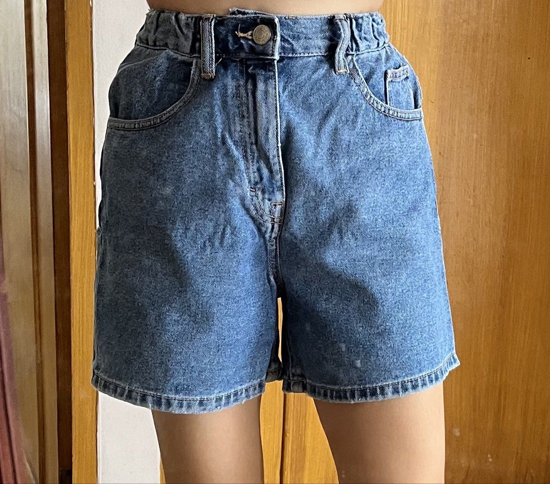 Zara Denim Shorts (Category: Shorts) located in Dasmarinas. Submitted by aurapadilla00 (Listing ID 1461514744, Image 1). Description: - Zara blue denim shorts - Elasticated waistband with button and zip closure - Size: XXS.
