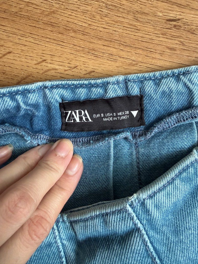 Zara denim skirt (Category: Skirts) located in Dagupan City. Submitted by thrifttostyle (Listing ID 1461369929, Image 2). Description: no issues.