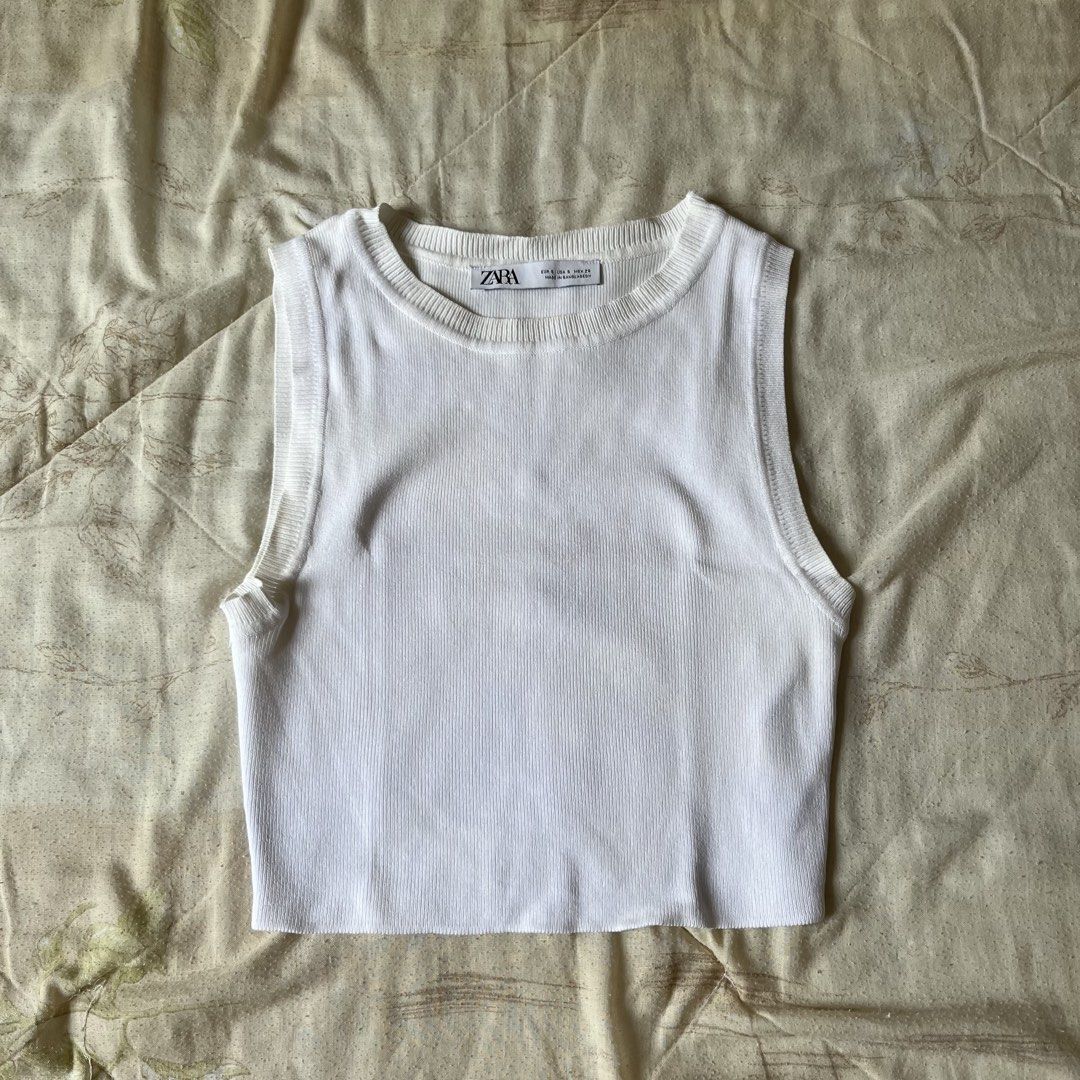 Zara Knit Top (Category: Others Tops) located in Davao. Submitted by byeooool (Listing ID 1461360367, Image 1). Description: xs-small no flaws at all actual when worn posted.