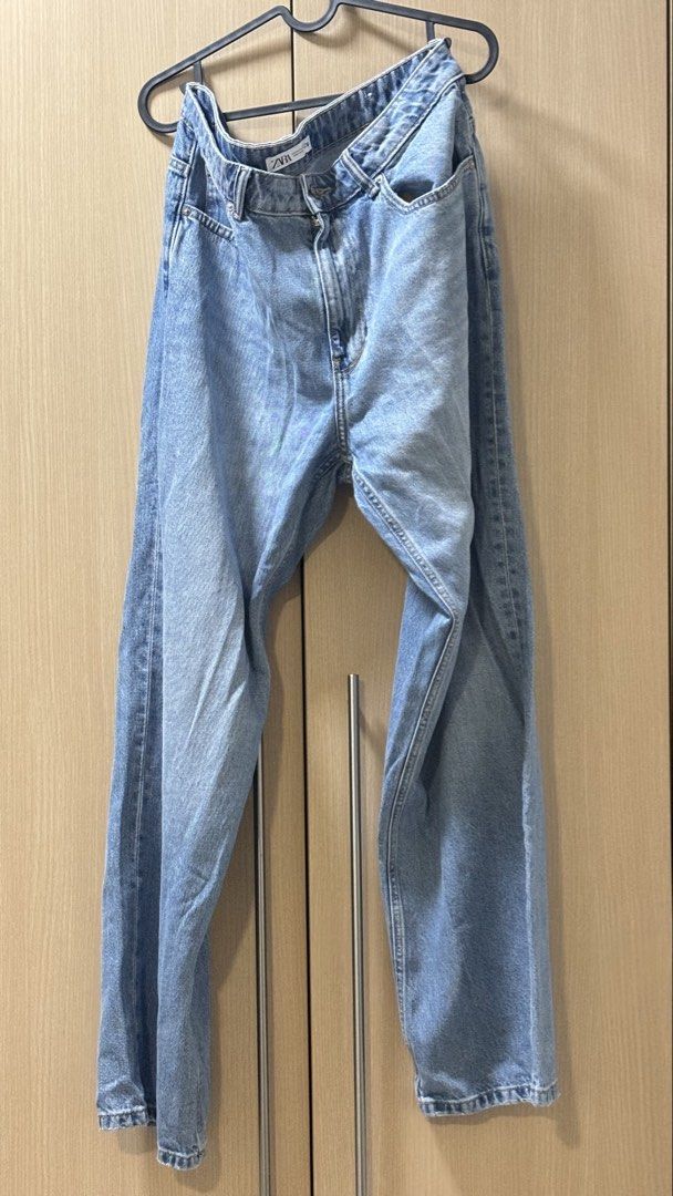 ZARA Light Wash Wide Leg Jeans (Category: Jeans) located in Quezon City. Submitted by shopwithfrance (Listing ID 1461551611, Image 3). Description: - Brand: ZARA - Color: Light Wash - Fit: Wide Leg - size 42 - with proof of purchase.