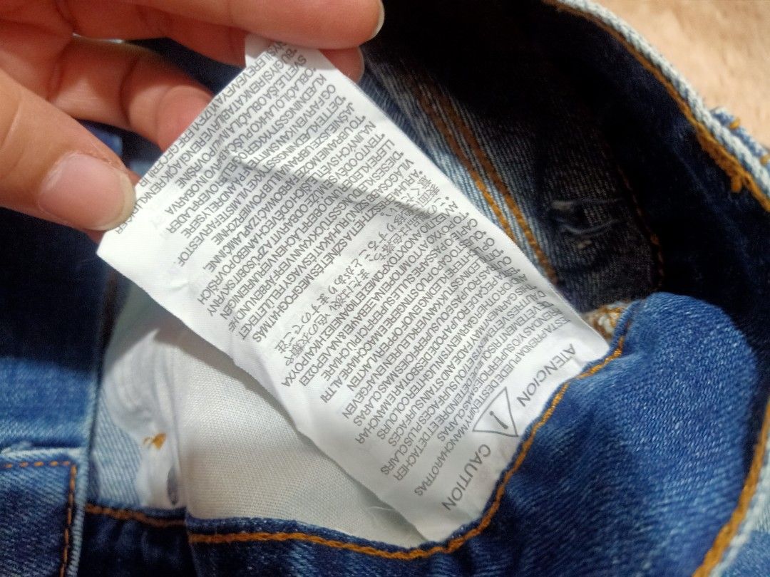 Zara man ripped jeans (Category: Jeans) located in Pasig City. Submitted by urdal01 (Listing ID 1461449868, Image 3). Description: goodcondition/surplus Eur46/usa36/mex36 36waist 42length slim fit made in turkey.