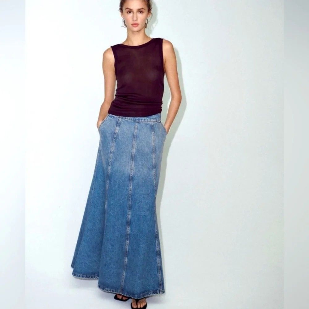 Zara Maxi Denim Skirt (Category: Skirts) located in Davao. Submitted by parenasnic86577 (Listing ID 1461481671, Image 2). Description: - Zara long denim skirt - A-line silhouette with panel detailing - zipper pull cut - Classic blue wash - Perfect for dressing up or down - Ideal for summer and fall.