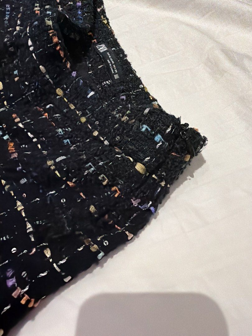 Zara Tweed Shorts with Sequins (Category: Shorts) located in Taguig. Submitted by gabgabie (Listing ID 1461491326, Image 3). Description: - Zara tweed shorts - Features colorful threads and subtle sequins - Comfortable elasticated waistband - Perfect for dressing up or down.
