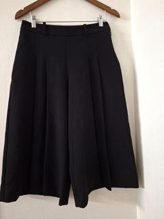 (Category: ) located in . Submitted by closet_collection_ (Listing ID 1461396454, Image 1). Description: .