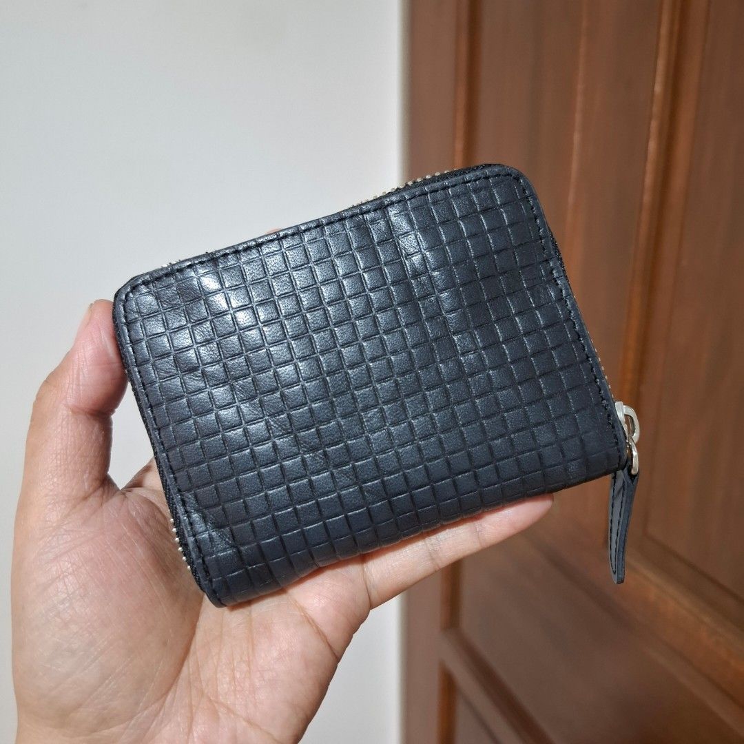 Zip around Small Wallet (Free shipping) (Category: Wallets & Card holders) located in Baguio. Submitted by bycharmaebuys (Listing ID 1461342392, Image 2). Description: vintage black leather wallet Brand: Chanel Self-Authenticate 💯 ‼️ SALE PRICE: 890.00, FREE SHIPPING NATIONWIDE‼️ First to pay basis Small Size, Zip around, Unisex Dimension: 11cm by 8.5cm by 2cm Genuine Leather Material Black Color, silver hardwares Compact and handy Smooth Zipper